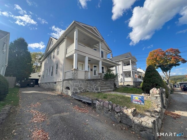 Photo - 158 Beechwood Ave Unit 2