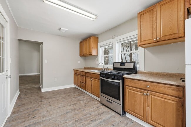 Photo - 1-Bed 1-Bath Unit Available Now in St. Paul! Unit 1