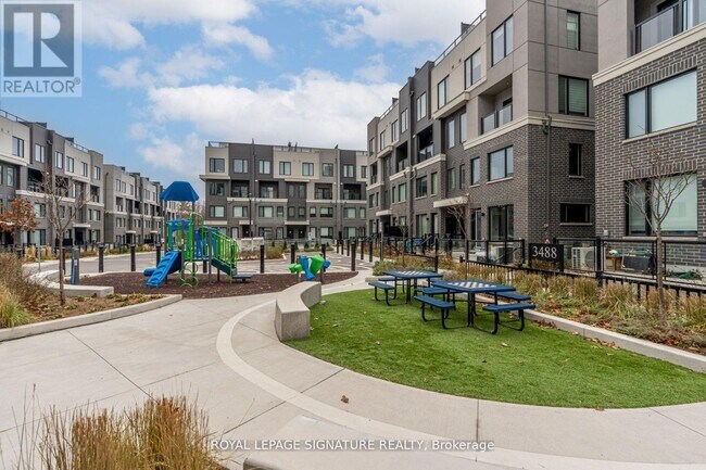 Photo - 3476 Widdicombe Way