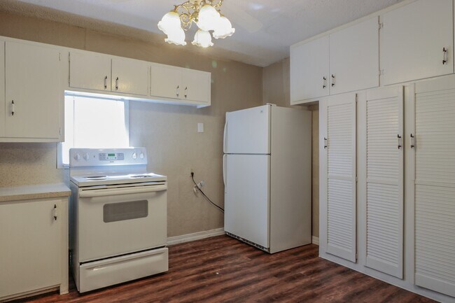 Photo - 2305 27th St Unit Front