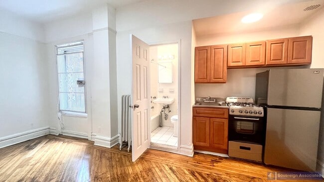 Photo - 936 West End Ave Unidad G17