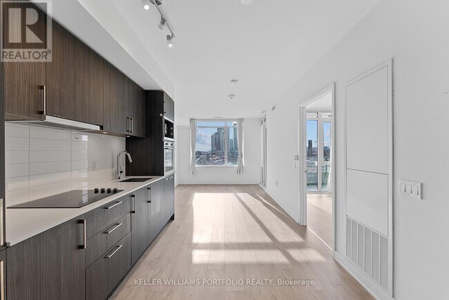 Photo - 27 Bathurst St Unité 507