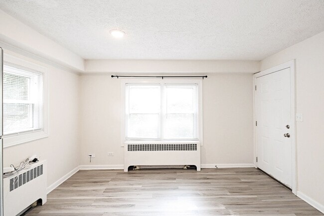 Photo - Student-Friendly! Off-Grounds UVA Apartment With Ting Fiber Internet Unidad Rock Creek RD 616 #A