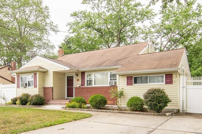 Photo - 120 W 15th St