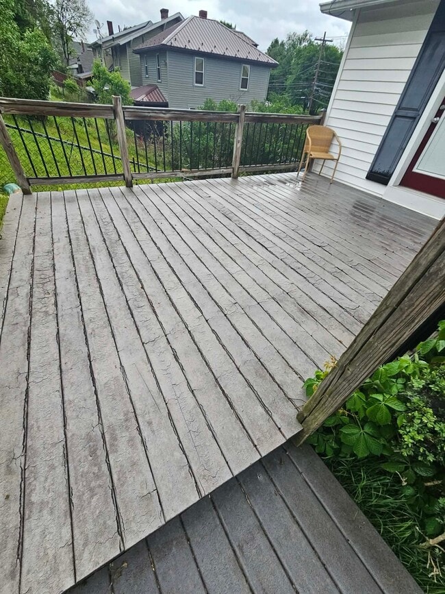 Photo - 440 Williams St