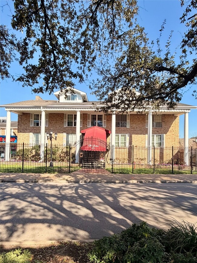 Building Photo - 2507 Montrose Blvd Unit 13