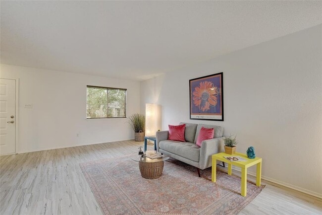Photo - 4505 Clarno Dr