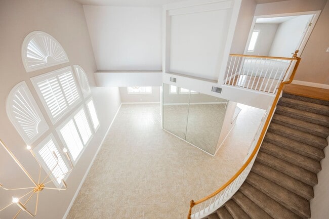 Building Photo - Beautiful Home in a Guard Gated Community