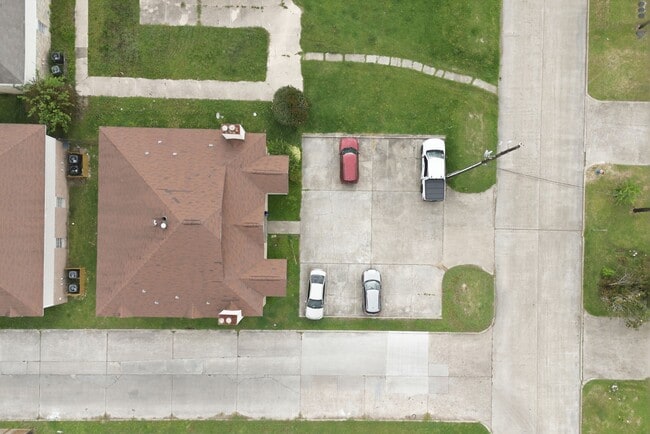 Building Photo - 1310 Brenda Ln Unit A