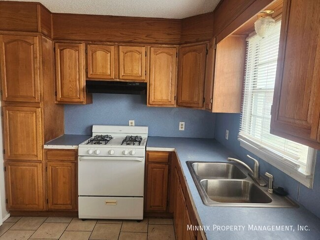 Photo - 6122 Ave. P.