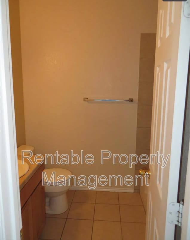 Photo - 109 Collett Ct