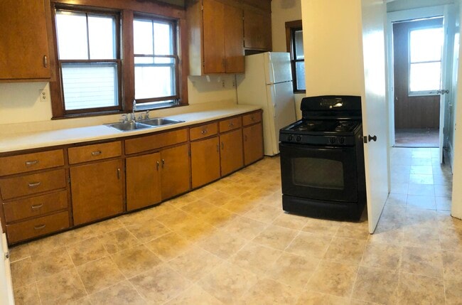 Photo - 50 Langley Rd Unit 1