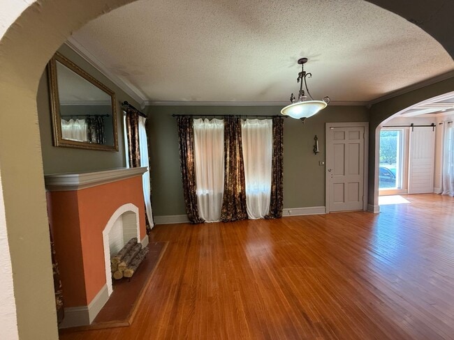 Building Photo - Charming Historic Highland Rental – 3BR, 2...