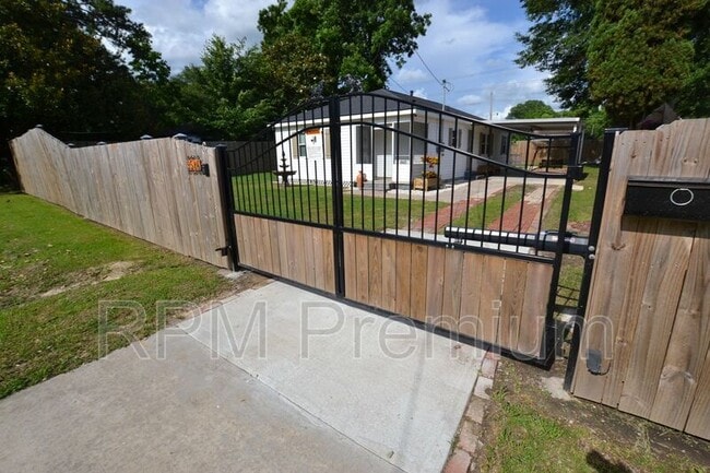 Photo - 9516 Gassie St