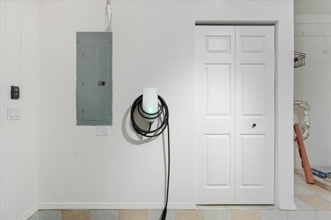 Photo - 839 W 14th Pl Unit 1