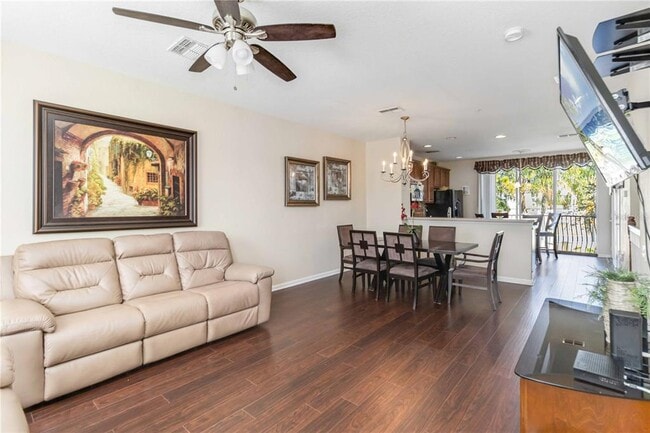 Photo - 5038 Tideview Cir