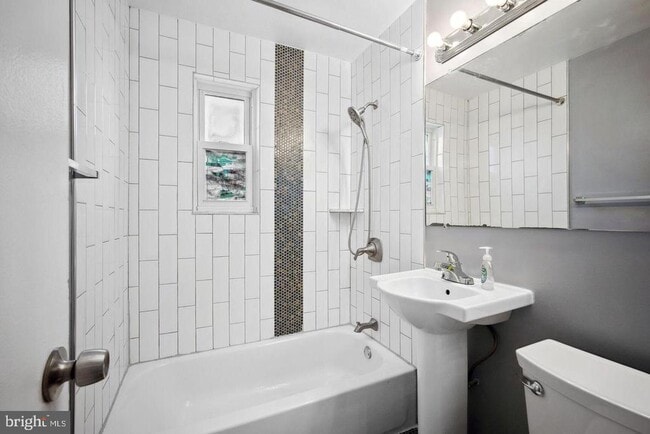 Building Photo - 6243 Wilson Blvd Unit 301