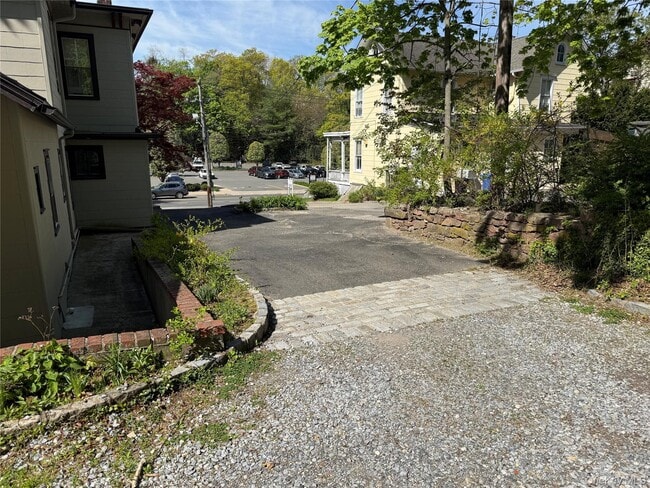 Photo - 805 Main St