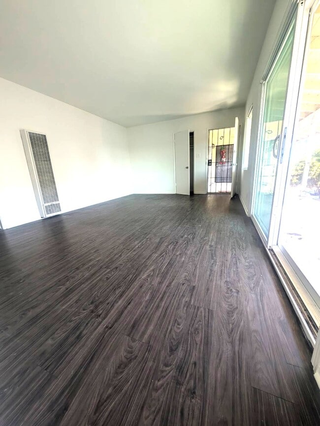 Building Photo - 3694 Redondo Beach Blvd Unit D