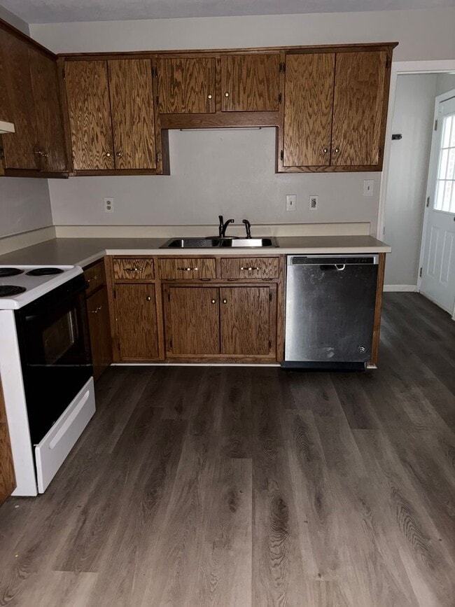 Photo - 2 Bedroom 1 Bath Duplex