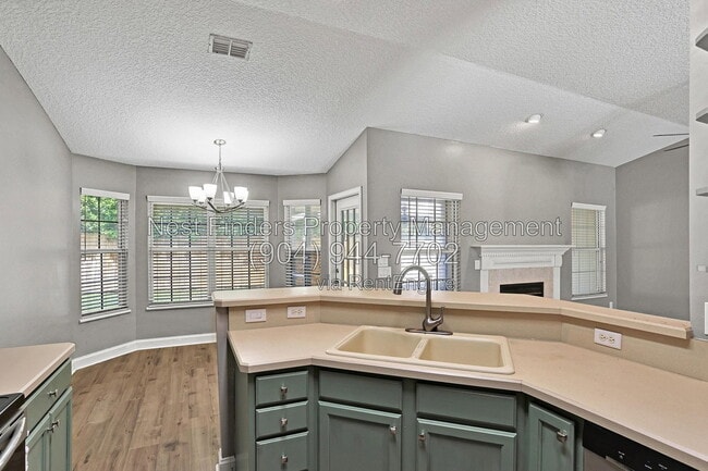 Photo - 1819 Branch Vine Dr W
