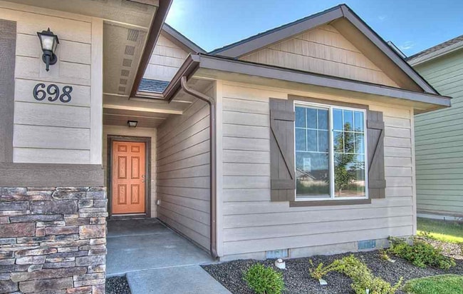 Photo - Comfortable Living in a Beautiful, Well-Kept Home