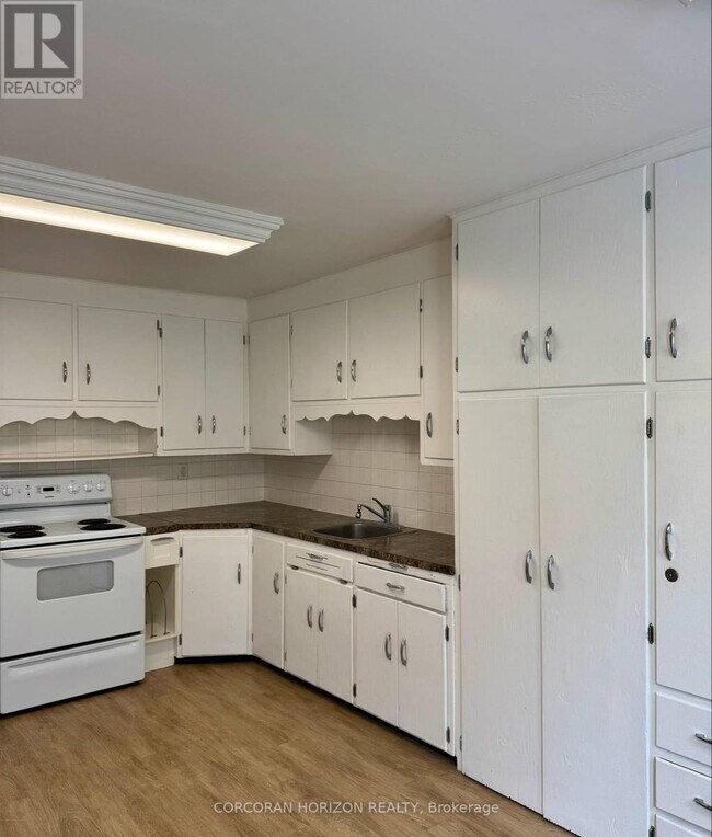 Photo - 52 Walter St