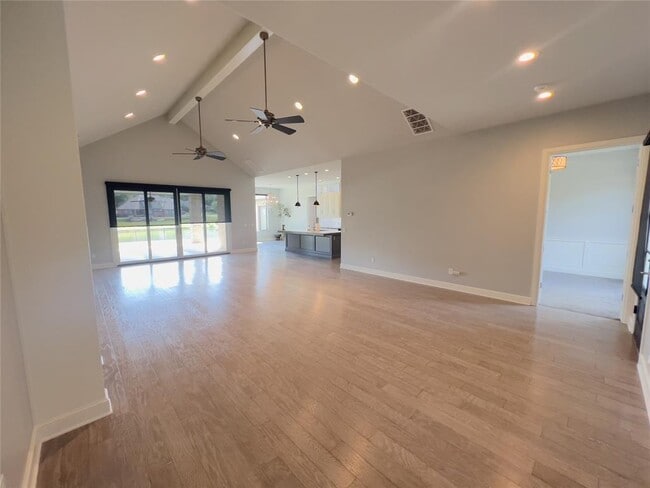 Photo - 424 Seville Dr