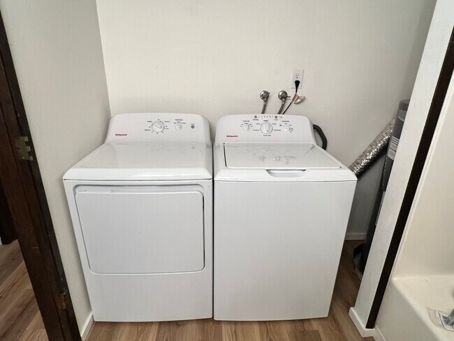 Photo - 6159 NE Pine St Unidad 6159