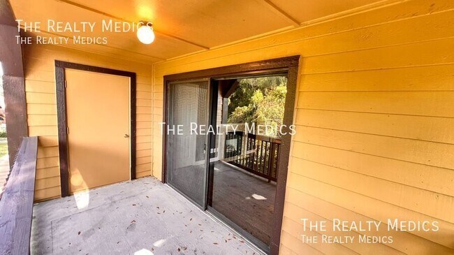 Photo - 415 Lakepointe Dr