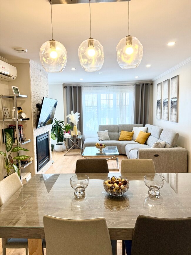 Photo - 5282 Rue Du Sureau Unit 405