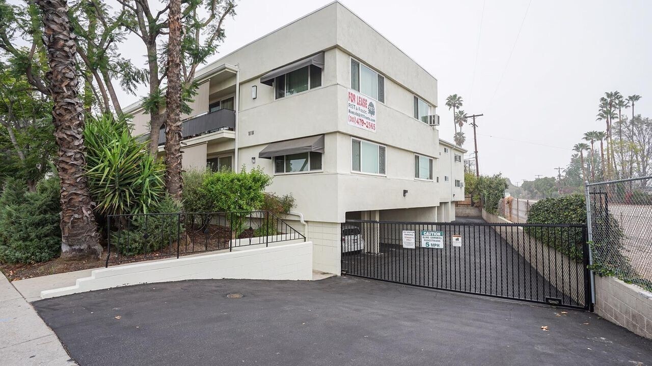 Photo - Beverly Arms