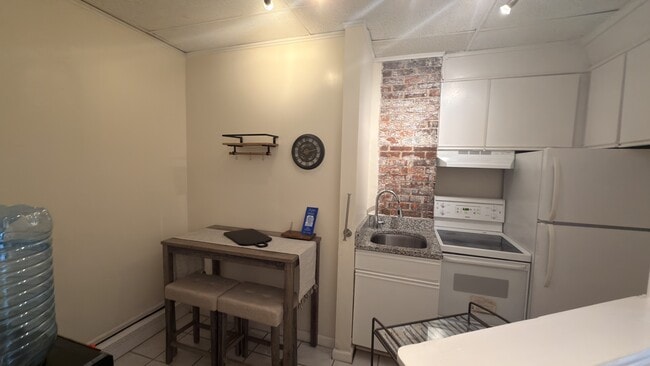 Photo - 391 Langley Rd Unit 1