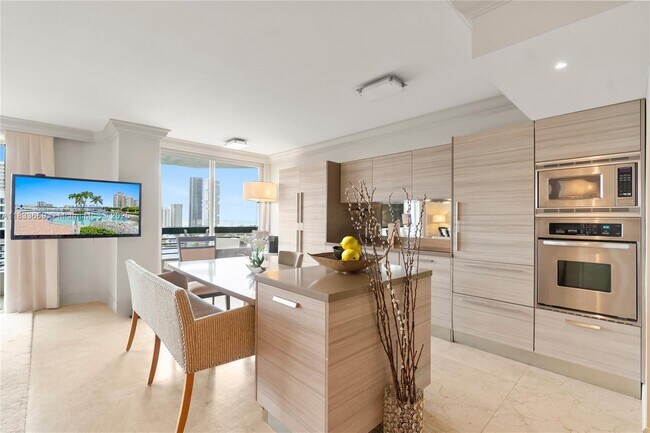 Photo - 3530 Mystic Pointe Dr Unidad 1714