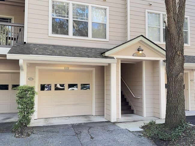Building Photo - Beautiful Brighton Bay Villa with Garage Rental