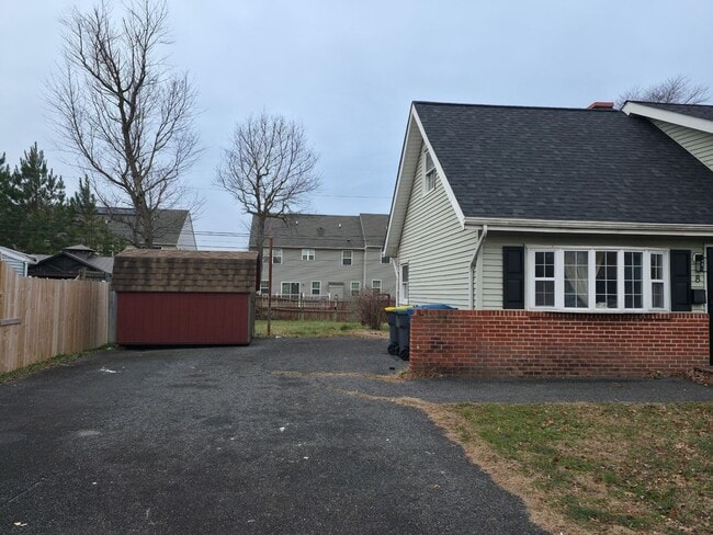 Photo - 8 Lynch Farm Dr