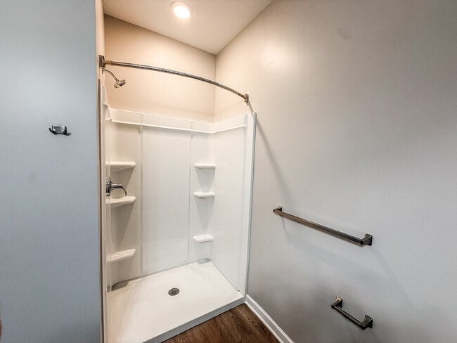 4 BR - Primary Bathroom