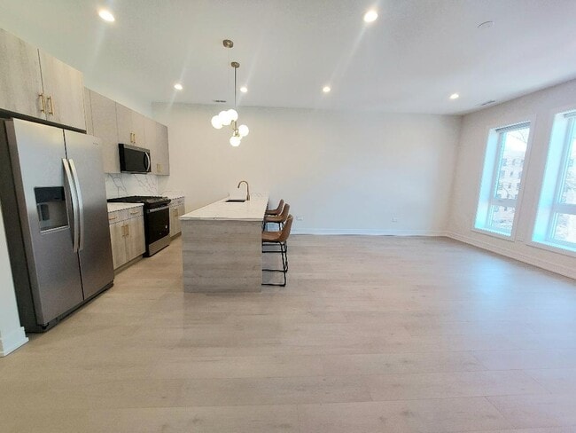 Photo - 4625 S Michigan Ave Unit 3