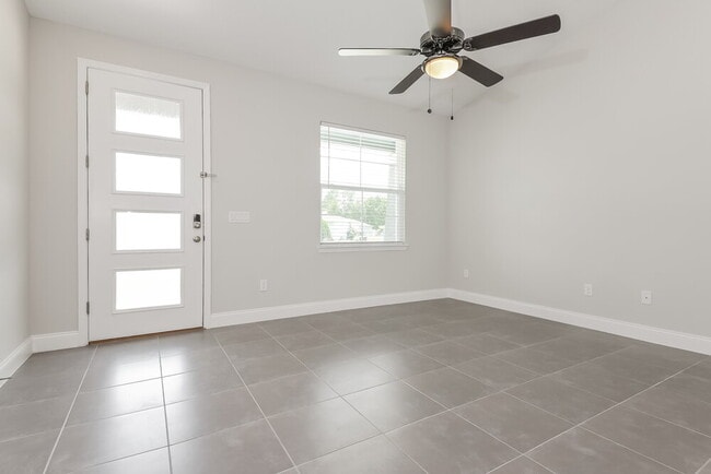 Photo - 604 Gaul Way
