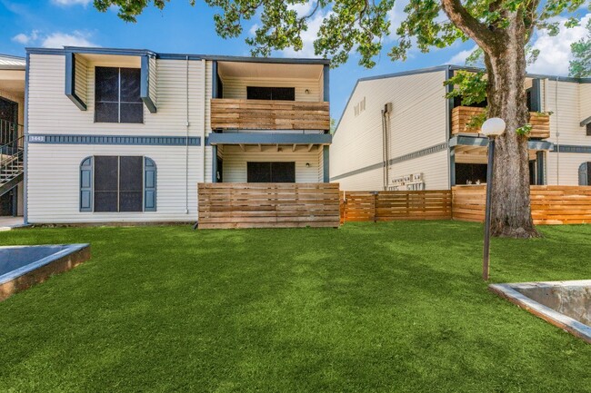 Photo - Magnolia on Eastman