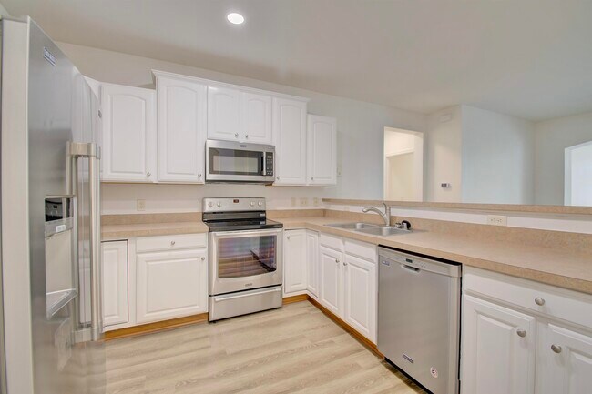 Photo - 379 Southwind Ln