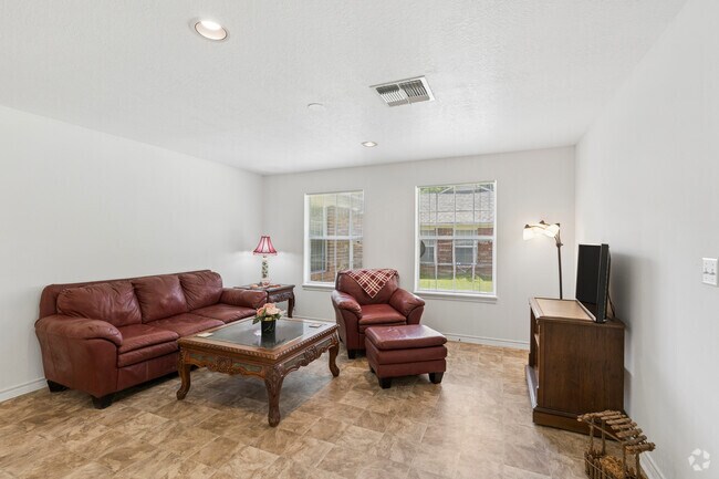 2BR, 2BA - 1,145SF - Living Room