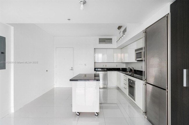 Photo - 92 SW 3rd St Unidad 4109 Rental