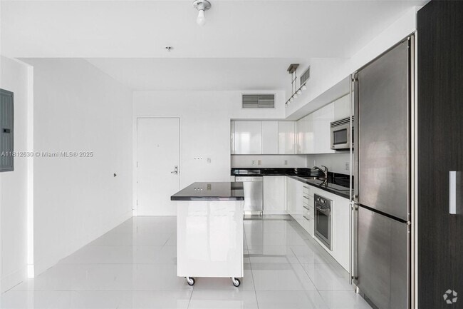 Building Photo - 92 SW 3rd St Unit 4109 Rental