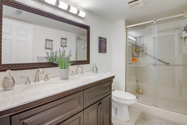 Photo - 6675 S Oriole Blvd Unidad 4030