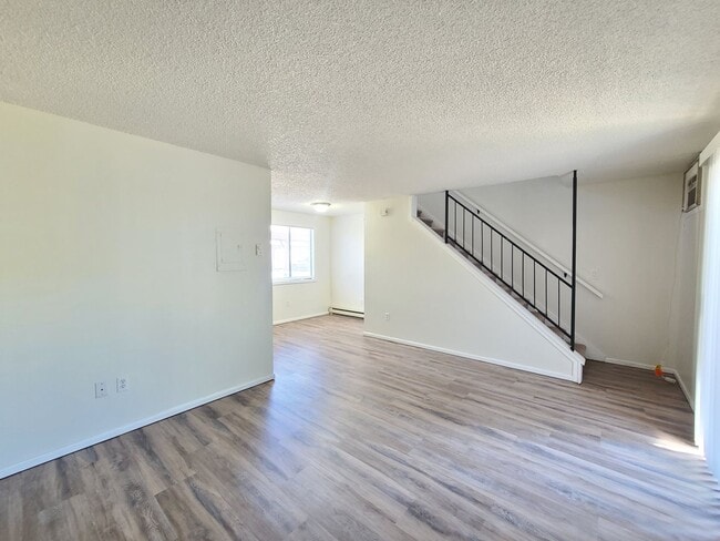 Photo - $1,150 - 1 Bed / 1 Bath Bright and Airy Condo on Spokane River