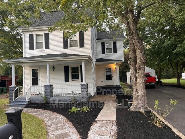 Photo - 220 N Locust Ave