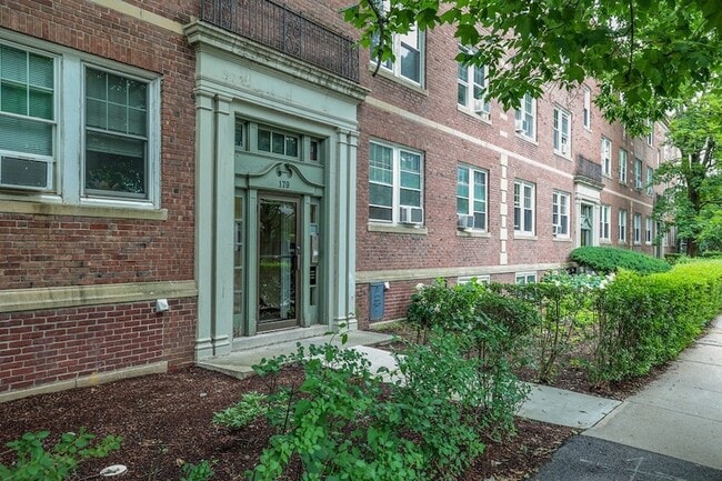 Building Photo - 179 Kent St Unit 2