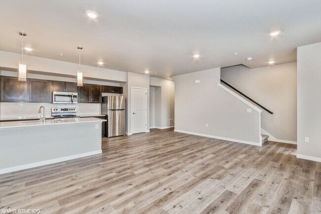 Photo - Big Ben Townhomes - 2 Bedroom/1.5 Bathroom