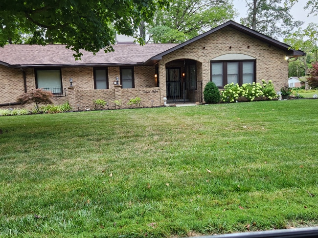Building Photo - 750 Willow Bend Ln